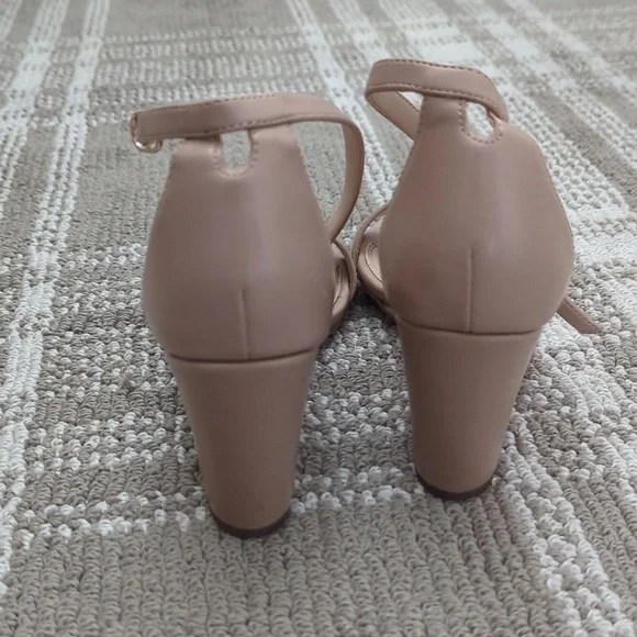 Nude wedges size six - Picture 3 of 4